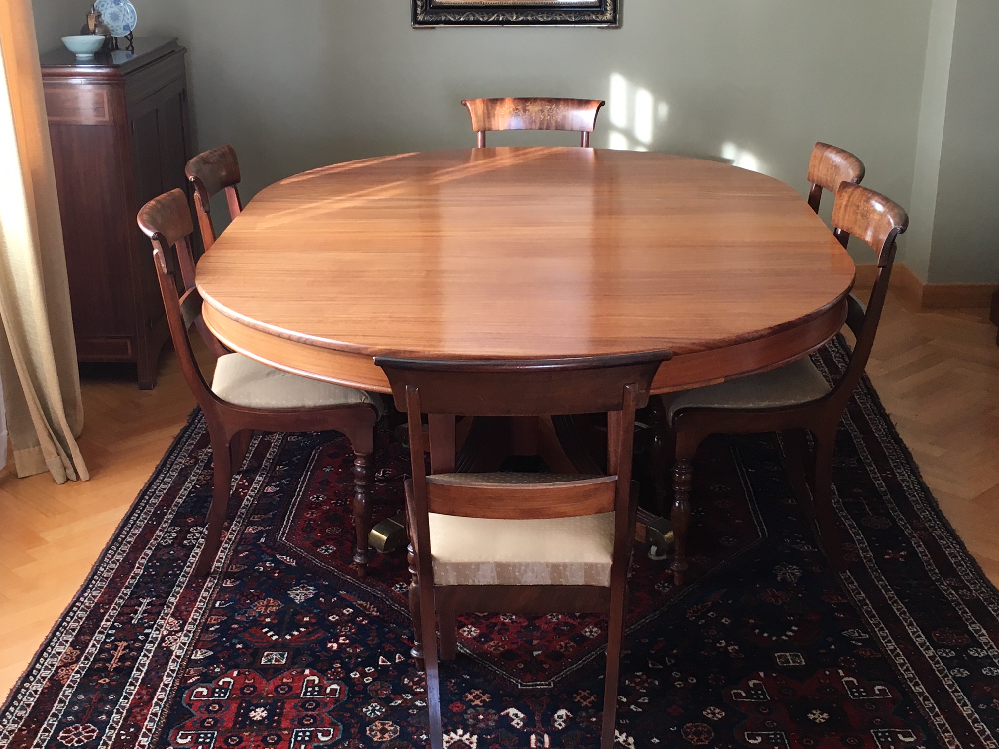 looking for dining room tables